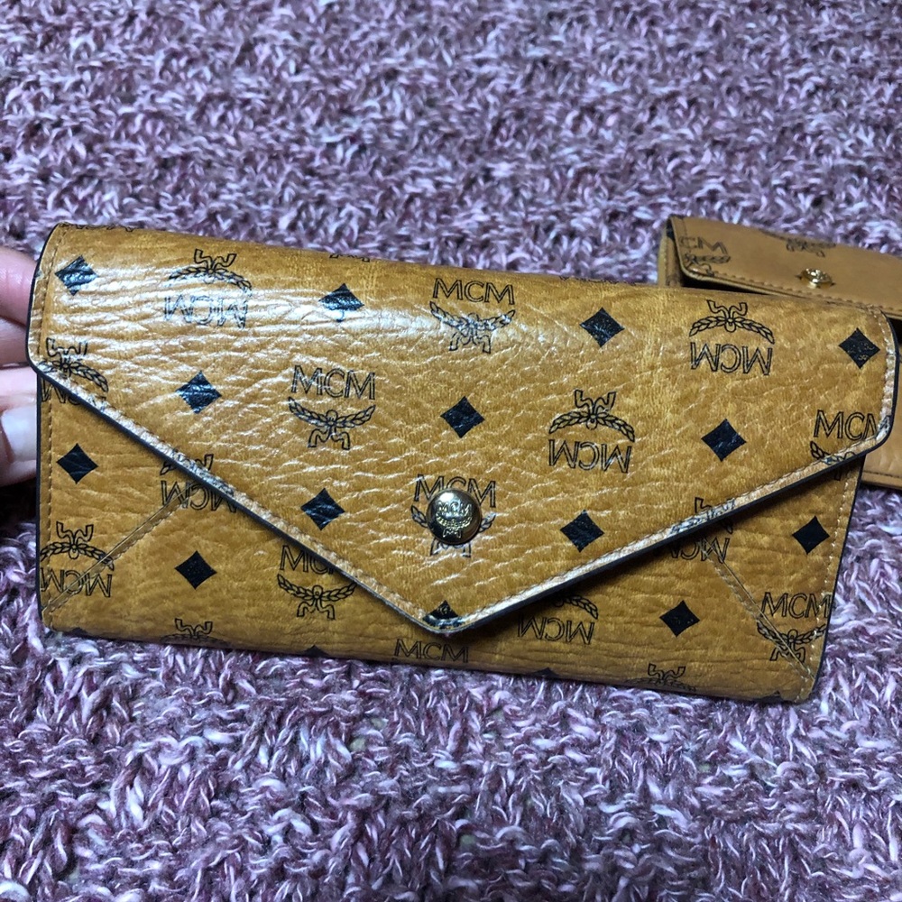 COPY - MCM visetos wallet